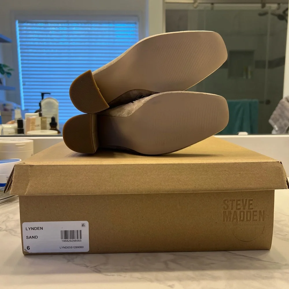 Steve Madden Lynden Bootie - Picture 4 of 6
